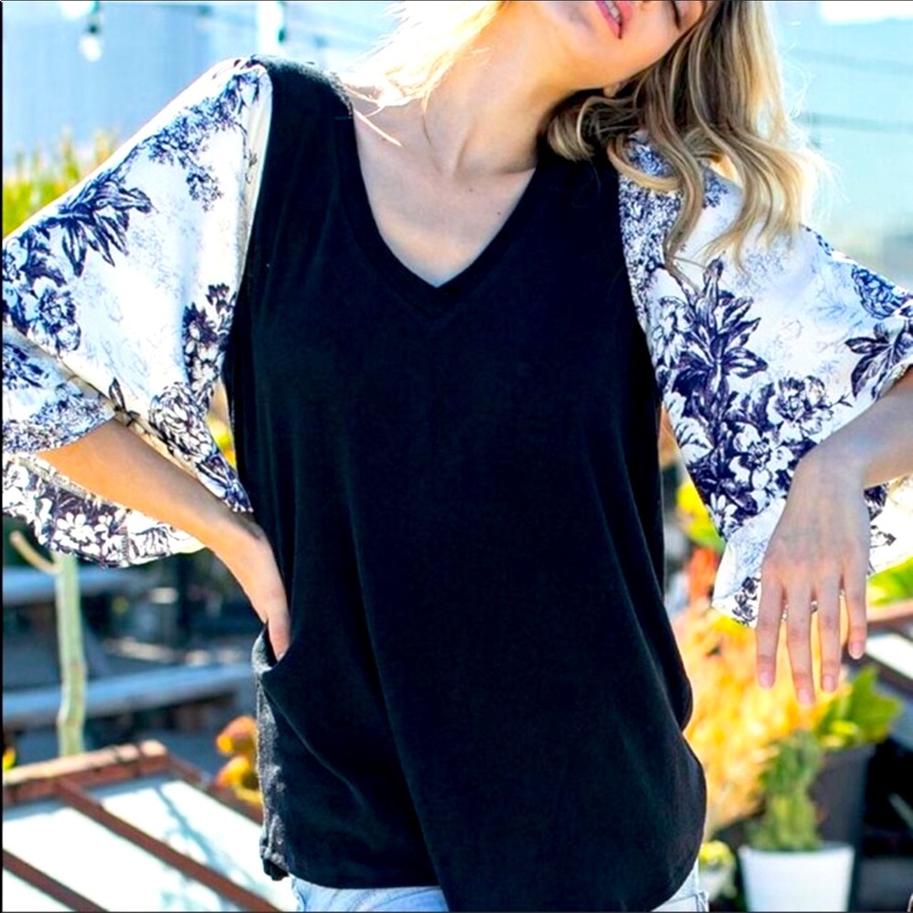 NWT Contrast Sleeve Tunic Top Size M
